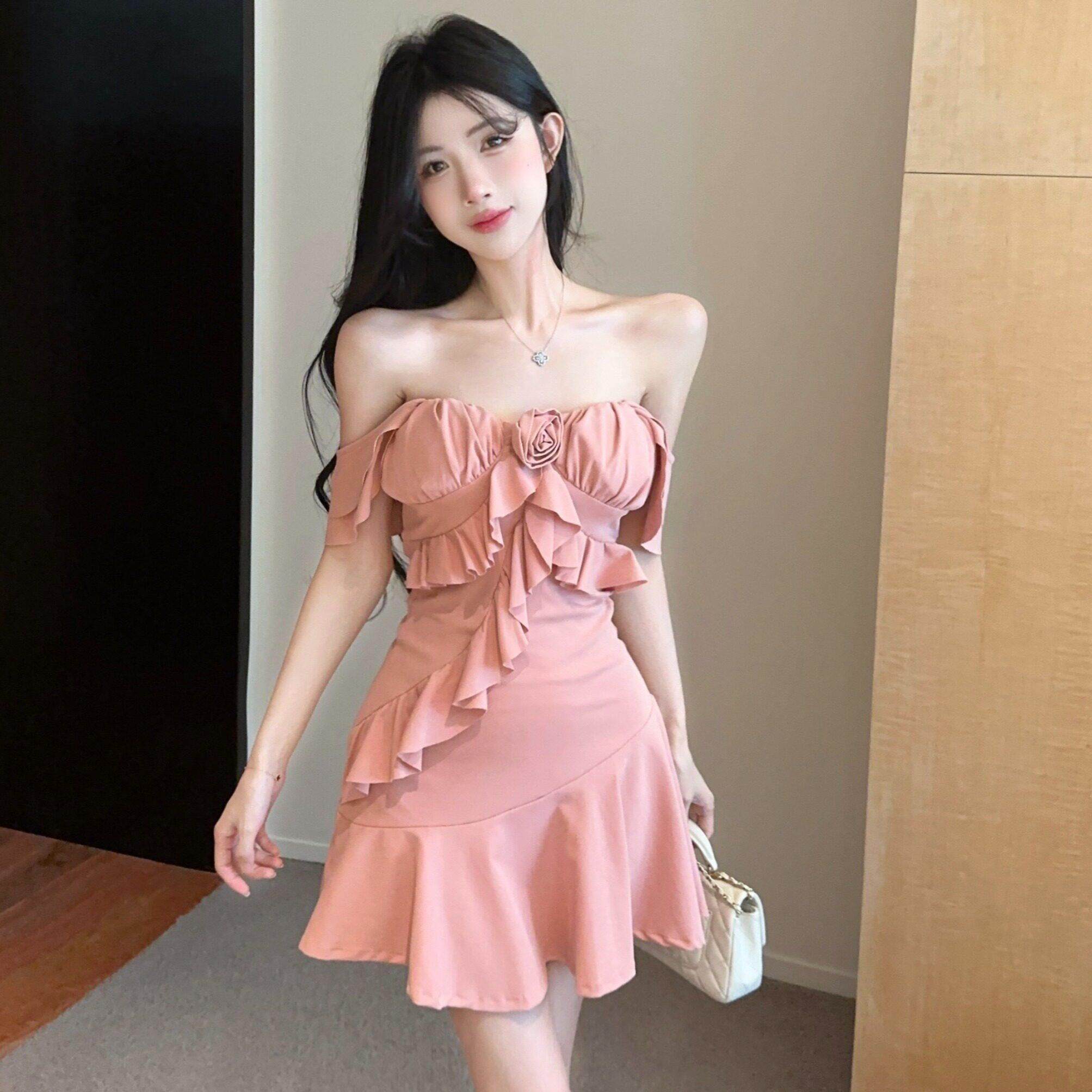 淑女风性感低胸花朵拼接吊带短裙纯欲风气质露背荷叶边修身连衣裙
