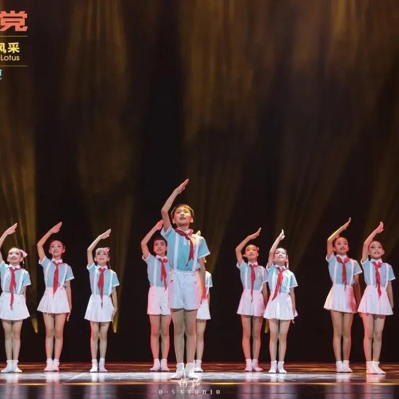 六一儿童演出服我们和朝阳一样绚烂舞蹈服男女童红领巾合唱表演服
