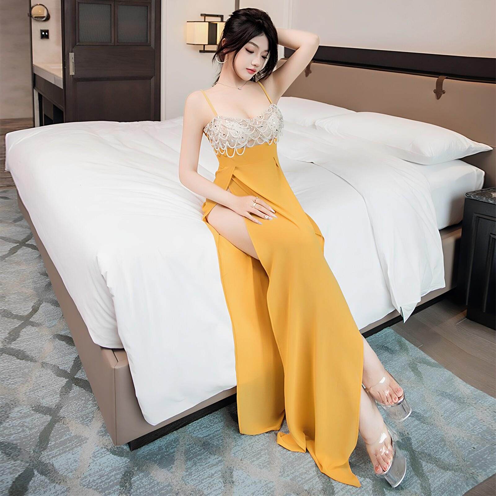 性感吊带裙子纯色露肩夜店女装深低胸收腰时尚透视夜店酒吧