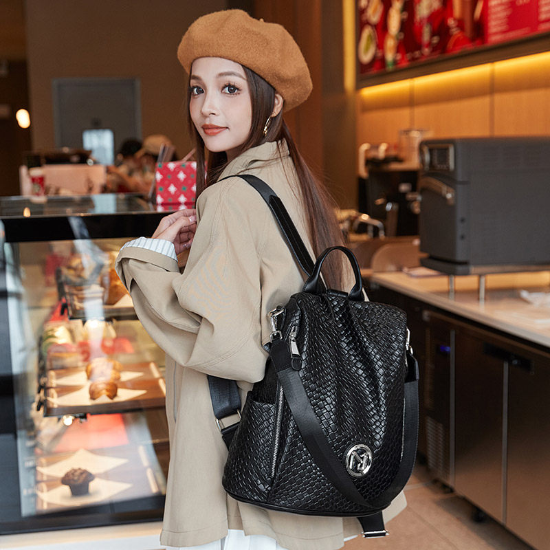 时尚防盗双肩包女新款真皮编织大容量背包高级感休闲旅行背包书包