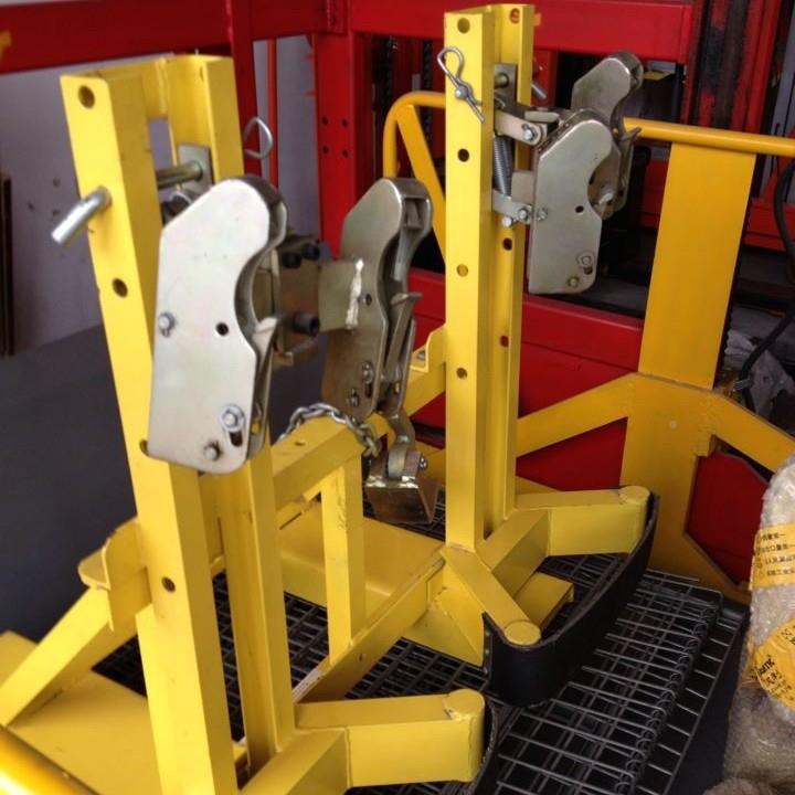 供应汉油利牌桶夹，2DCS轻双桶桶夹，2DM双414C桶重型型桶夹