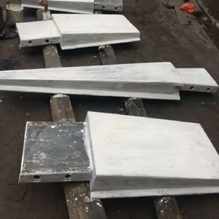 铁路配件水泥 护轨梭头iii桥梁护轨扣件