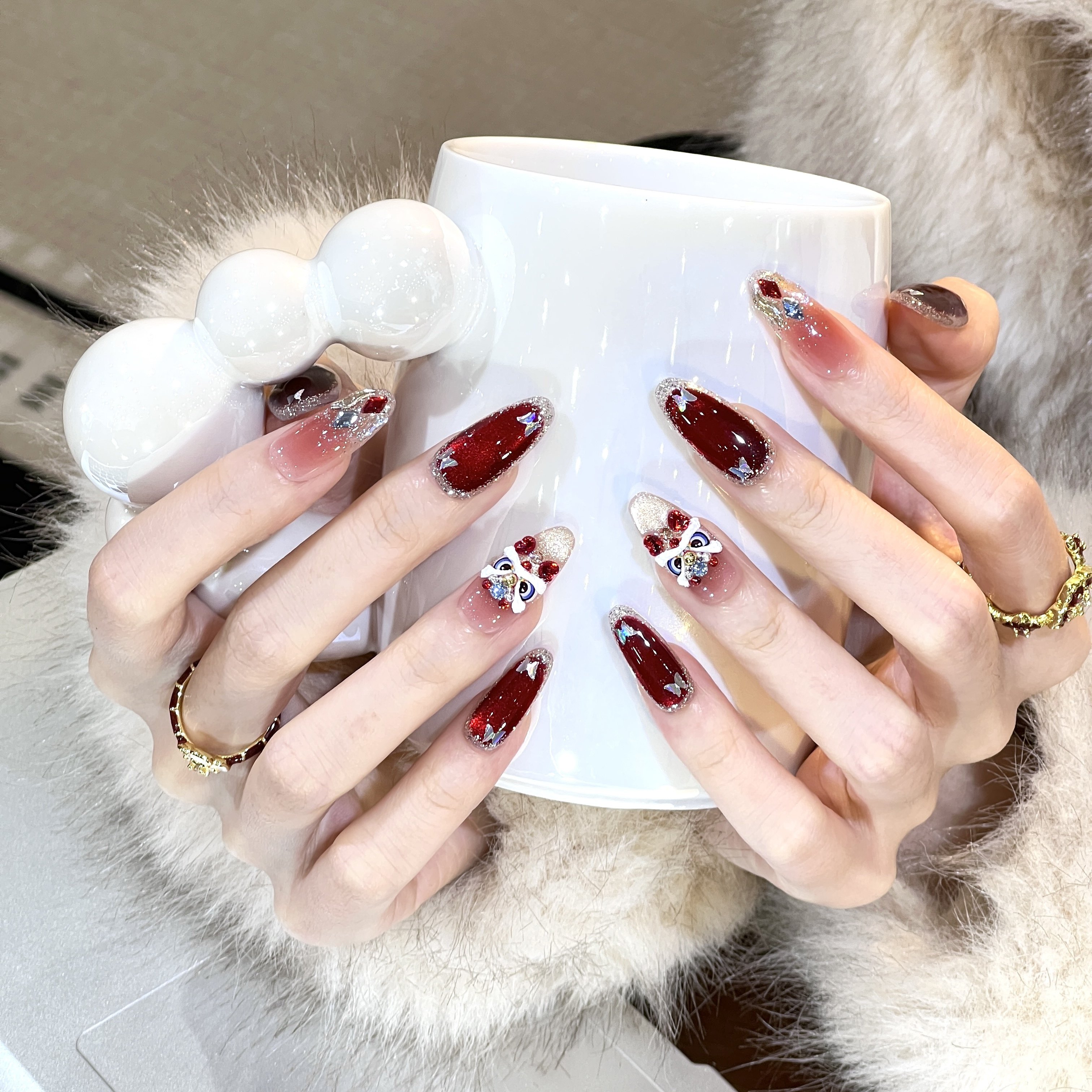 艺人新年红色猫眼醒狮椭圆手工美甲穿戴甲喜庆高级感婚甲轻奢贴片,彩妆/香水/美妆工具,穿戴甲/甲片,淘宝优惠券,粉丝福利购,淘宝优惠卷