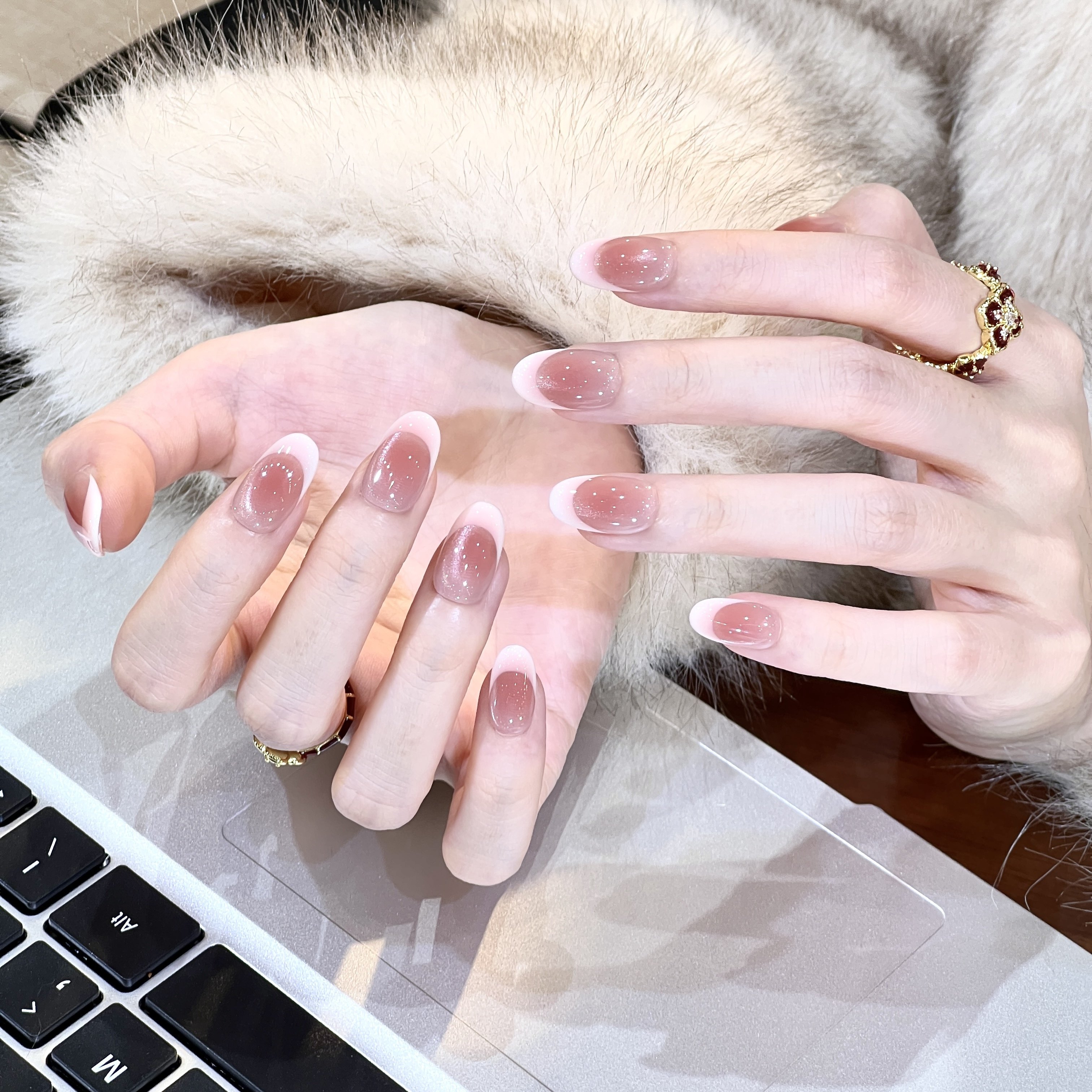 艺人纯欲短椭圆纯手工美甲穿戴甲短款纯欲猫眼高级感法式指甲贴片,彩妆/香水/美妆工具,穿戴甲/甲片,淘宝优惠券,粉丝福利购,淘宝优惠卷