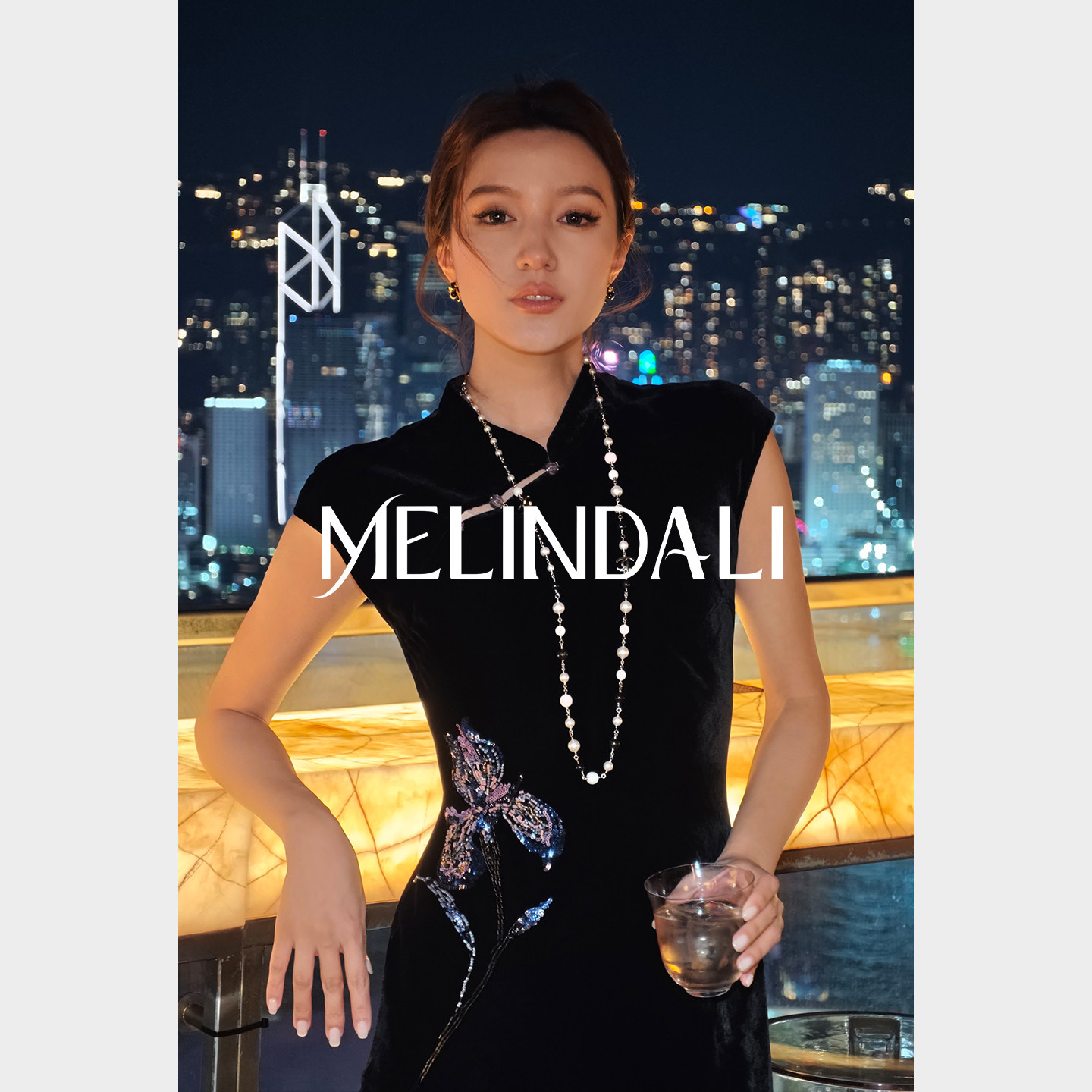 MELINDA LI【不可方物】新中式桑蚕丝丝绒定位鸢尾法绣斜裁旗袍