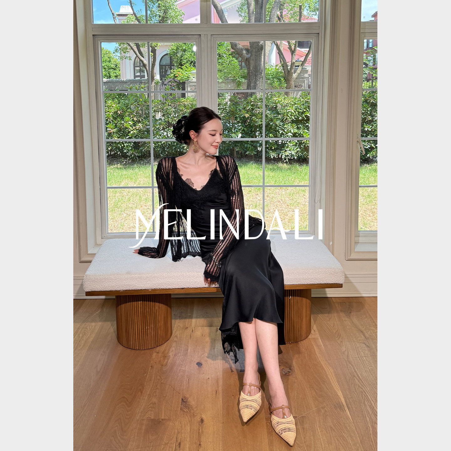 MELINDA LI【缪斯】浪漫法式优雅蕾丝刺绣斜裁收腰醋酸吊带连衣裙 - 实物图