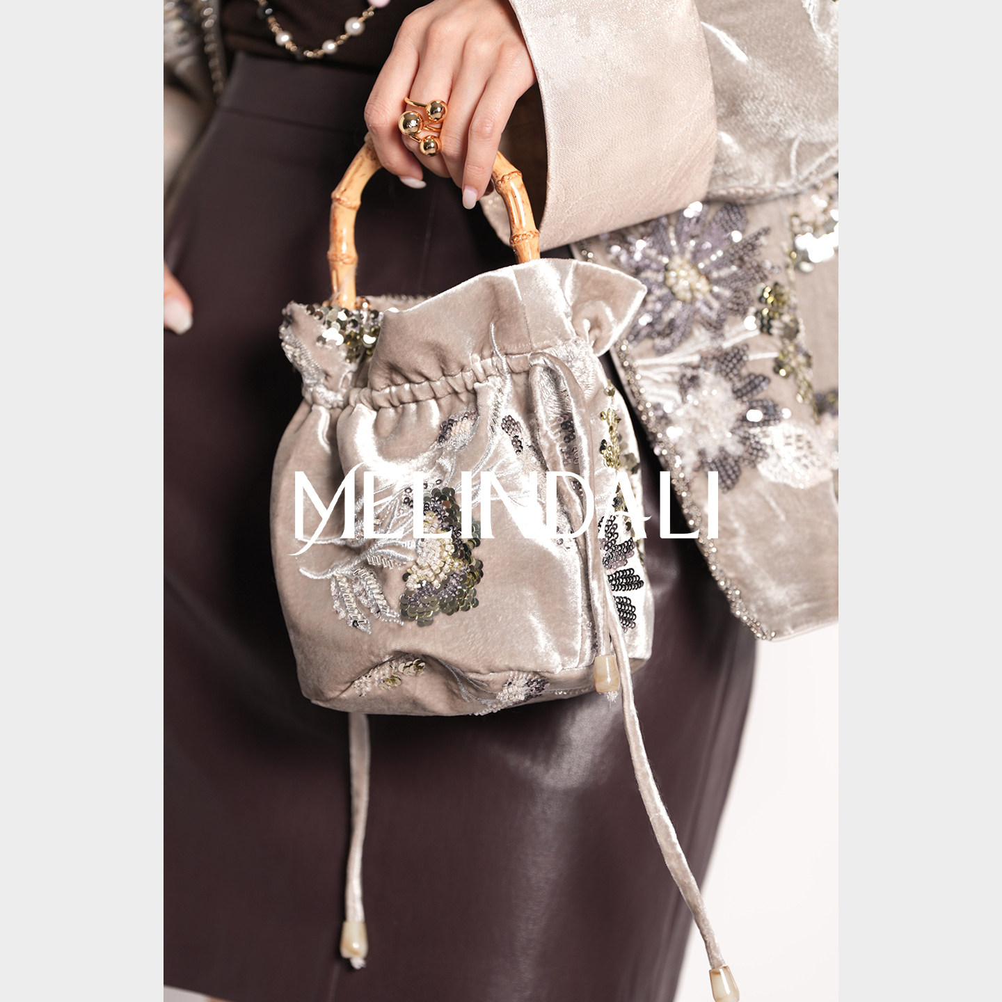 Melinda Li新中式国风桑蚕丝丝绒珠片绣水桶包百搭链条手提拎包,服饰配件/皮带/帽子/围巾,其他配件,淘宝优惠券,粉丝福利购,淘宝优惠卷