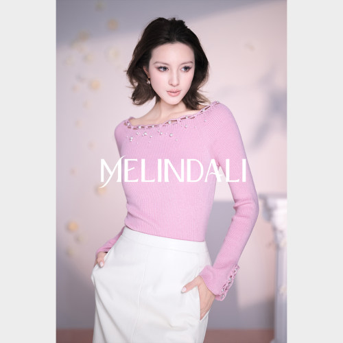 MELINDA LI【芒通天鹅】手工交叉编织钉珠一字肩闪葱针织衫