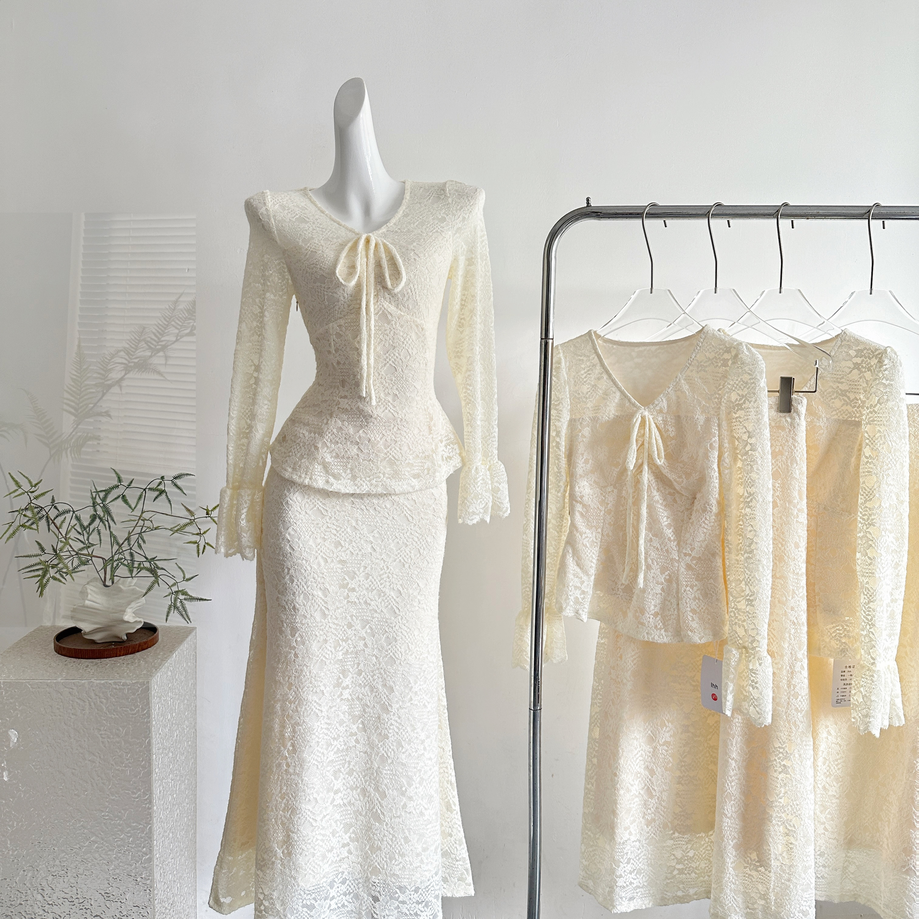 初梦POKEMENG 南国佳人 日系复古千金感温柔风蕾丝上衣鱼尾裙套装