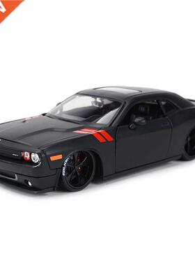 Maisto 1:24 2008 Dodge Challenger Sports Car Static Die Cast