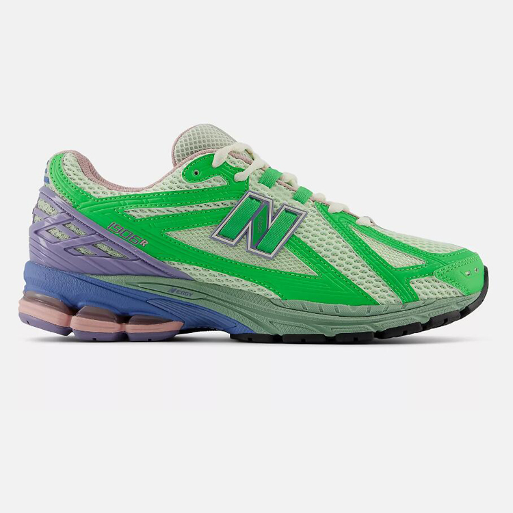 绿白紫透气耐磨跑步鞋低帮