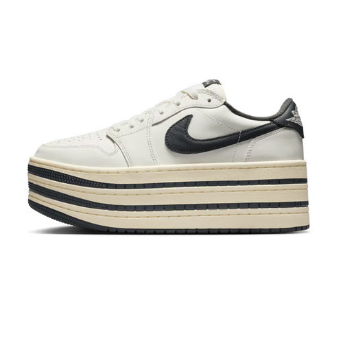 耐克白黑舒适贴合生活休闲鞋