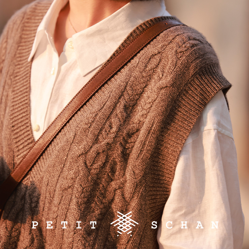 小闪纯羊绒绞花套头V领针织背心