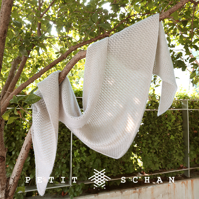 小闪纯羊绒挑孔三角巾披肩围巾