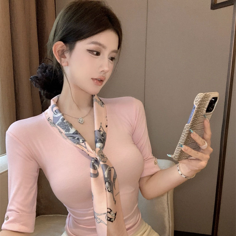 2025夏法式V领飘带围巾气质小上衣高级感修身显瘦短袖打底T恤女潮