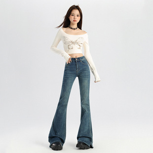 复古深蓝微喇牛仔裤女2024早秋新款修身显瘦马蹄喇叭裤子依春图案
