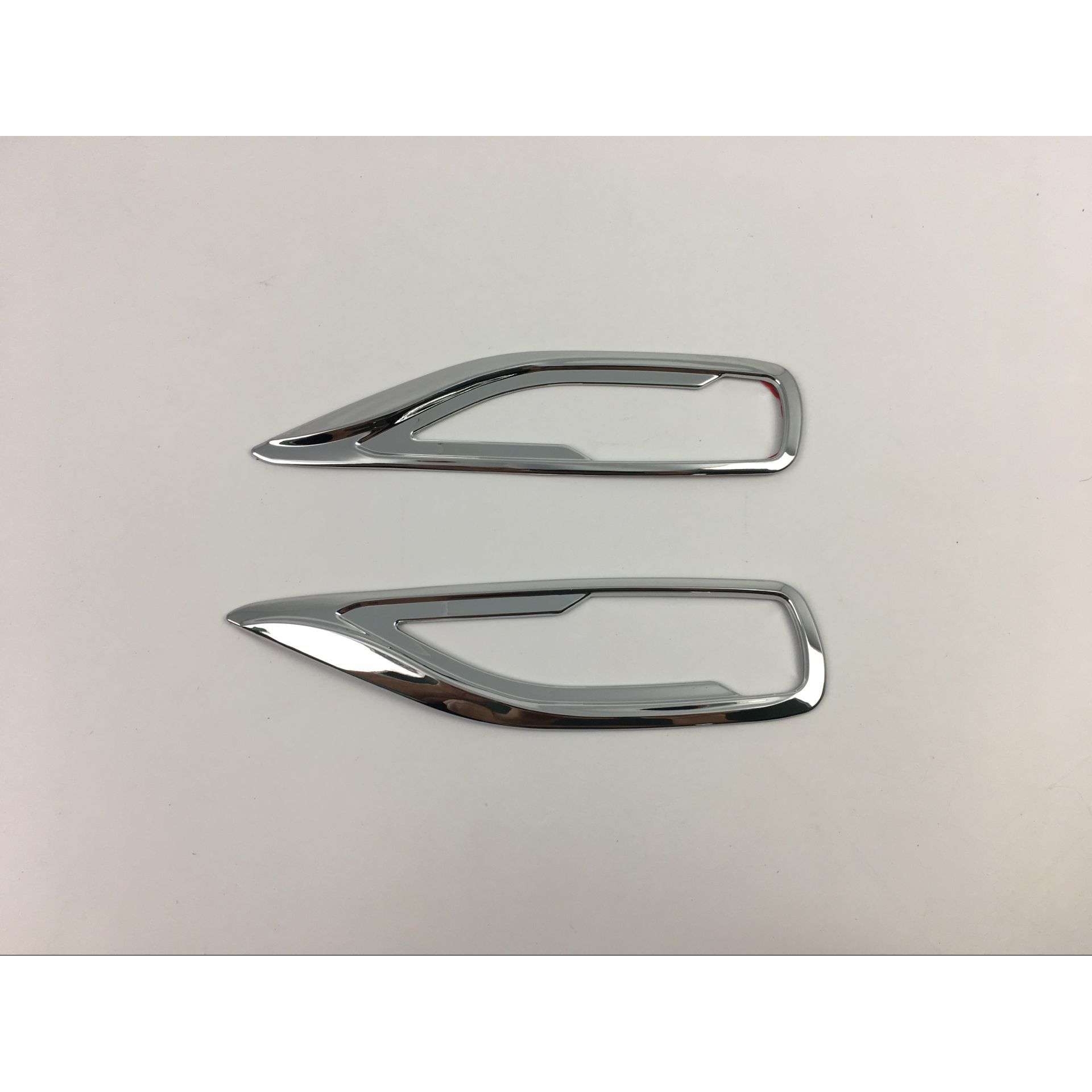 16FORTUNER后雾灯罩 后杠灯饰条 16FORTUNER 奔跑者后雾灯罩