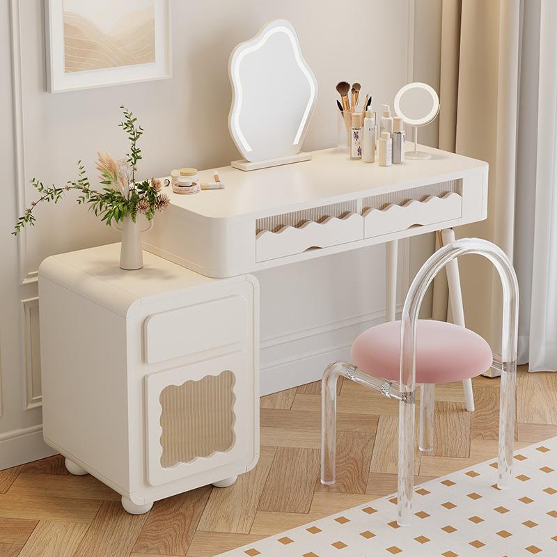 奶油风小户型梳妆台卧室简约现代书桌化妆桌一体书柜轻奢主卧斗柜