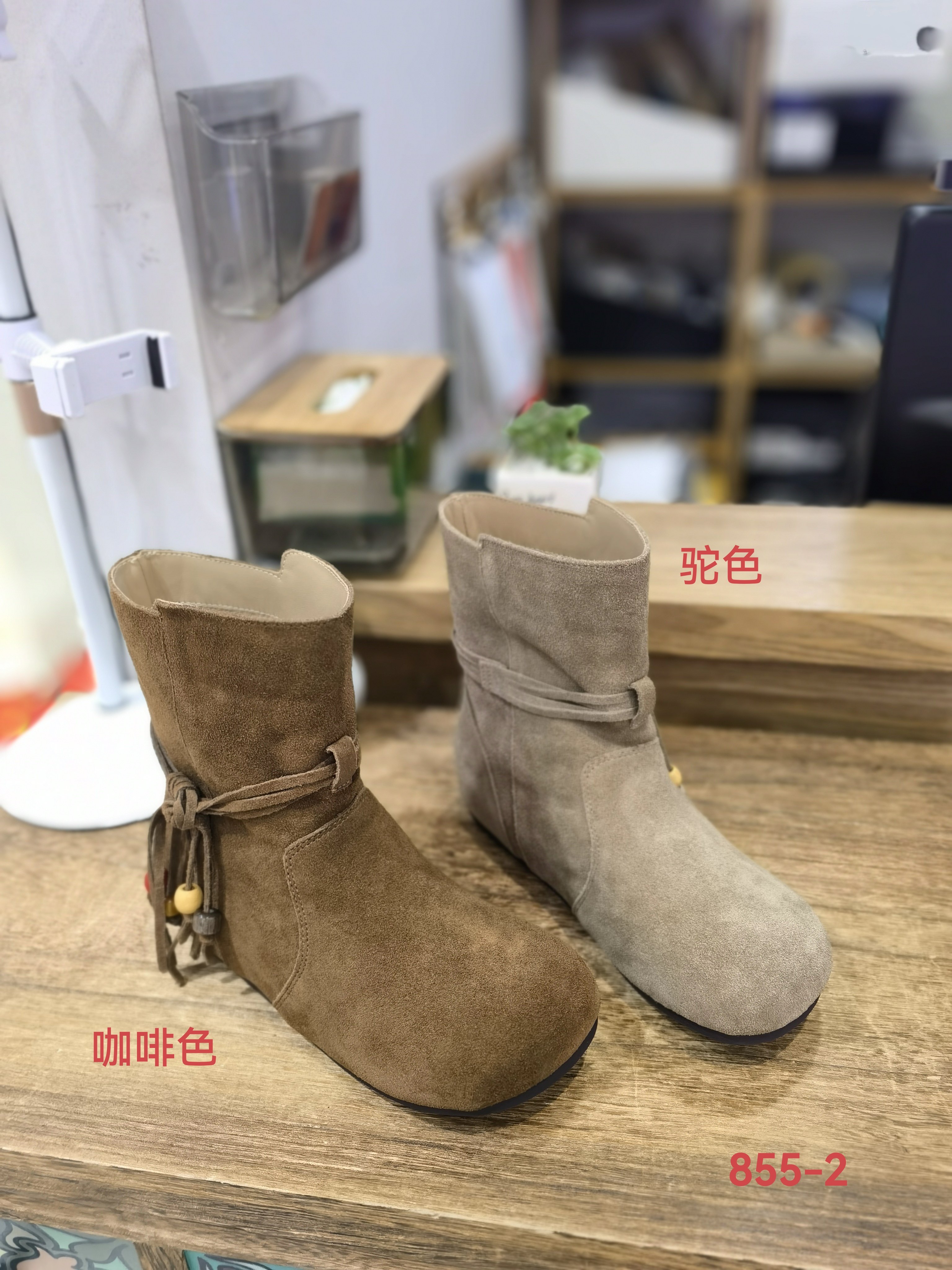 商场撤柜麂皮复古高帮靴女冬季新款小众马丁靴套筒流苏绑带时装靴