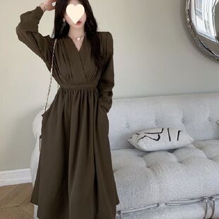 大码胖mm2025秋季新款法式复古赫本风v领收腰显瘦轻熟风连衣裙子