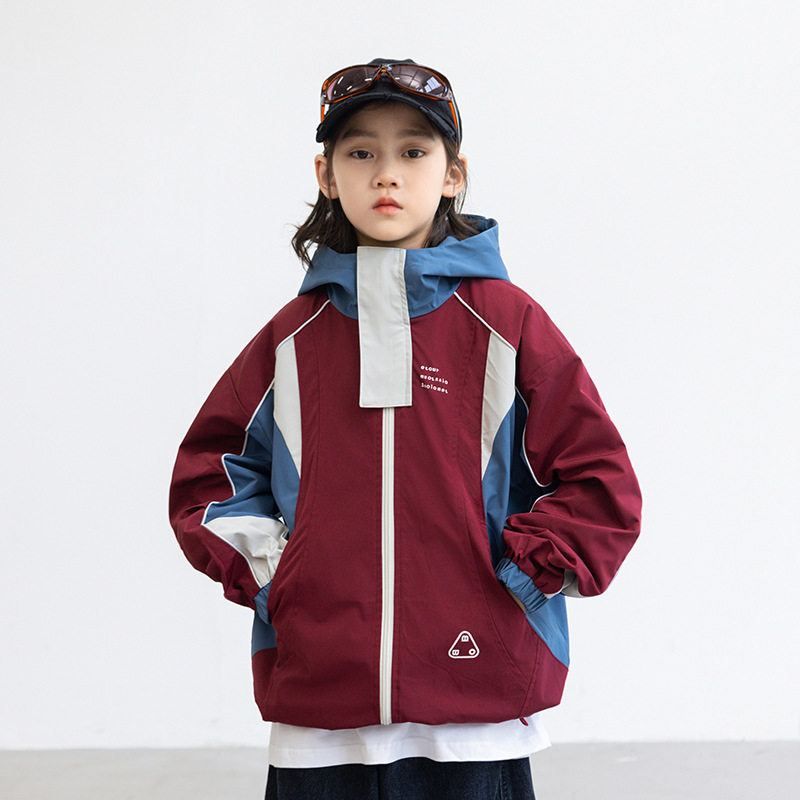 儿童装男童春装风衣外套2026新款春秋款中大童春季男孩酷帅冲锋衣