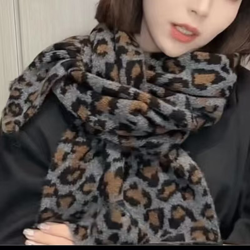 围巾女秋冬季豹纹针织新款时尚韩版百搭户外保暖学院风围脖套披肩