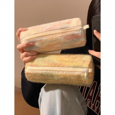 可爱小清新毛绒针织笔袋高颜值ins风初中女生2025新款超火大容量