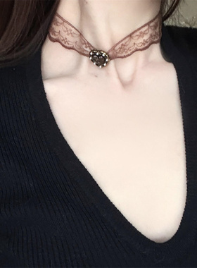 咖色蕾丝choker爱心颈链