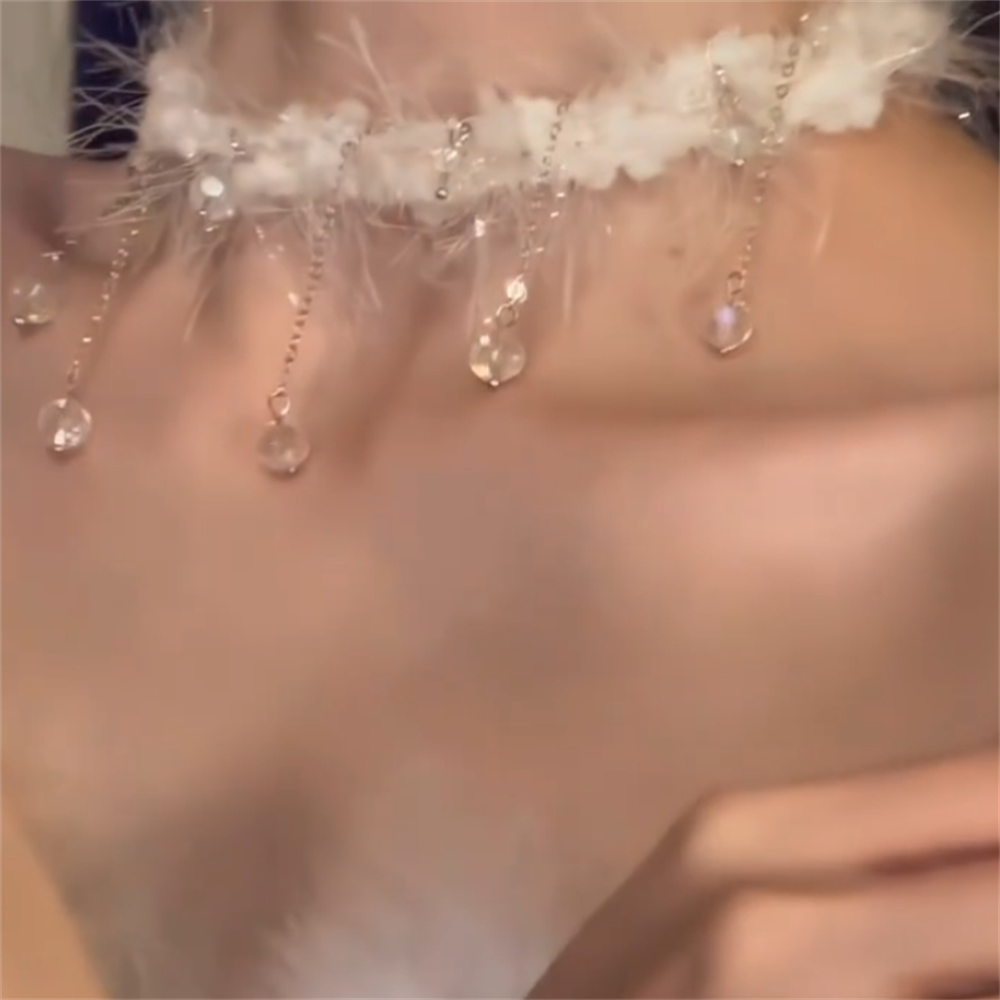 白色毛绒choker项链女