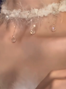 白色毛绒choker项链女