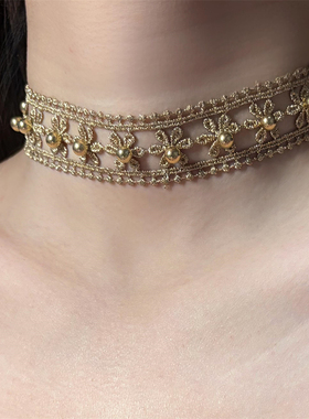 宫廷风镂空花朵钉珠项链