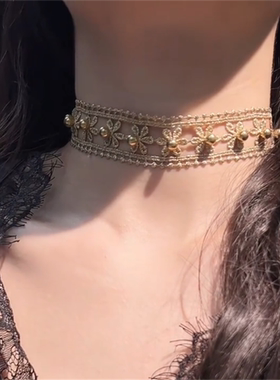 金色花朵镂空钉珠choker项圈