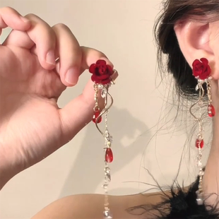 zoozmomo红色植绒玫瑰花耳环女氛围感轻奢小众高级感水滴锆石耳饰