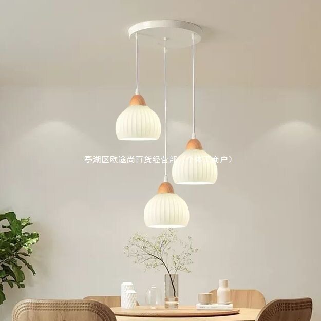 餐厅吊灯三头灯具现代简约奶油网红创意吧台个性饭厅灯泡玻璃吊灯