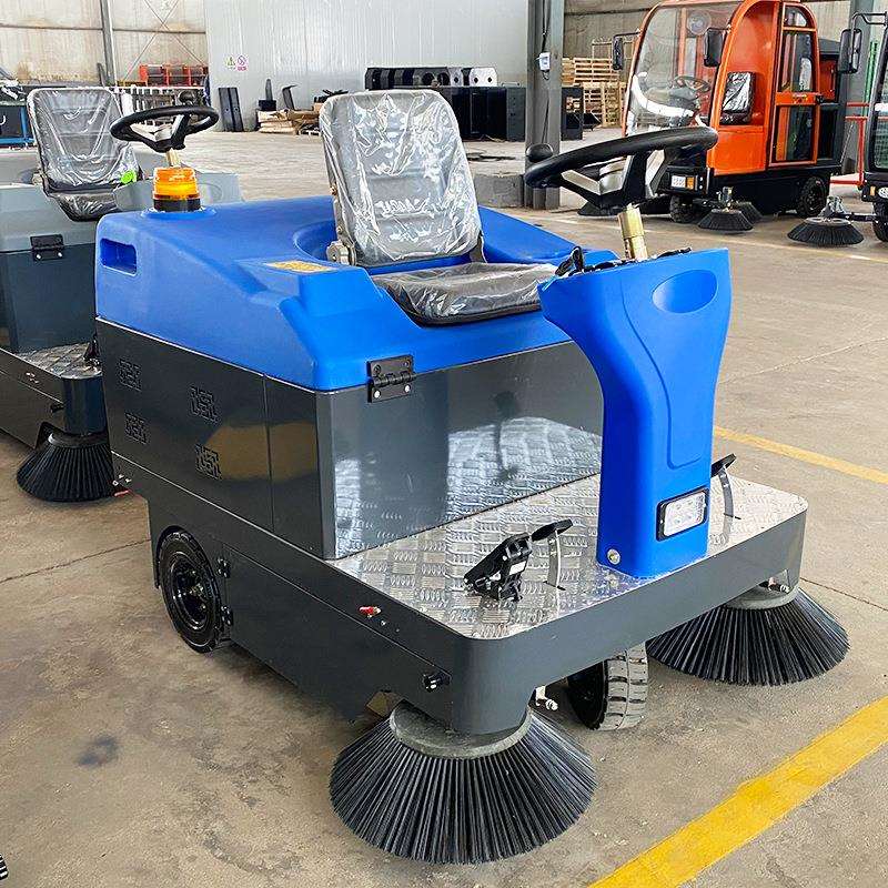 工厂车间用座驾式扫地机常青吸尘雾炮扫地机多功能户外清扫车