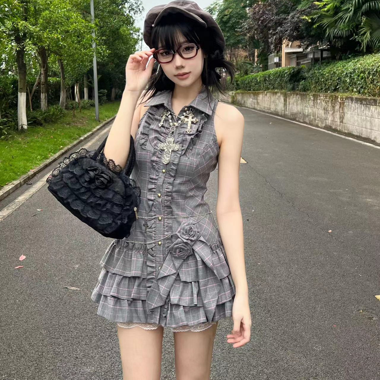 昭和古着少女夏季日系甜美设计感无袖拼接荷叶边收腰格纹连衣裙