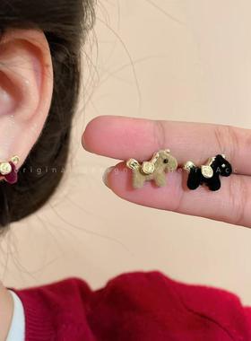 马到成功！复古红色丝绒小马耳钉女款独特设计感秋冬绝美耳环vc24