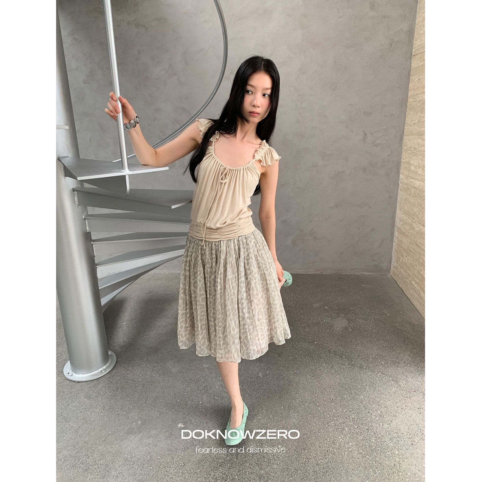 【现货】DKZ "阿芙罗褶皱"荷叶边吊带背心女夏季新款韩系无袖上衣