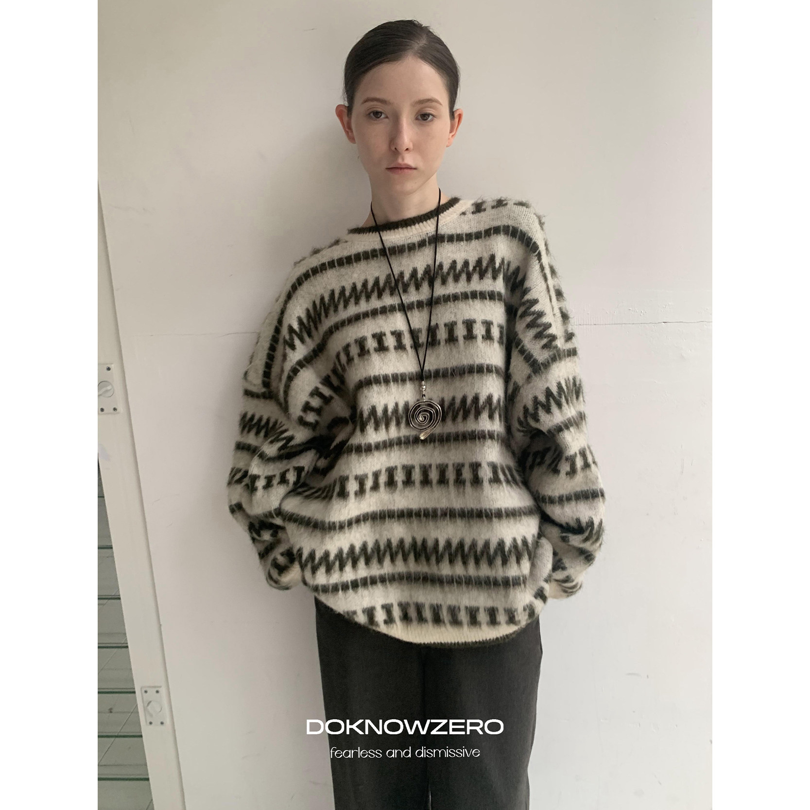 DKZ 杏色圆领毛衣女冬季新款宽松复古条纹针织上衣