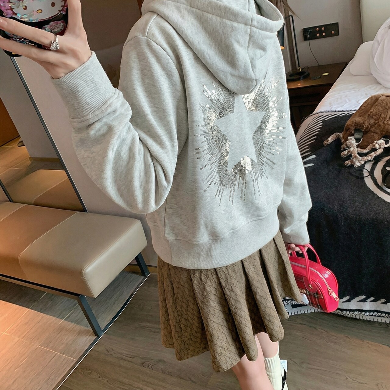 薄款卫衣女秋季新款五角星亮片短款拉链开衫外套连帽上衣