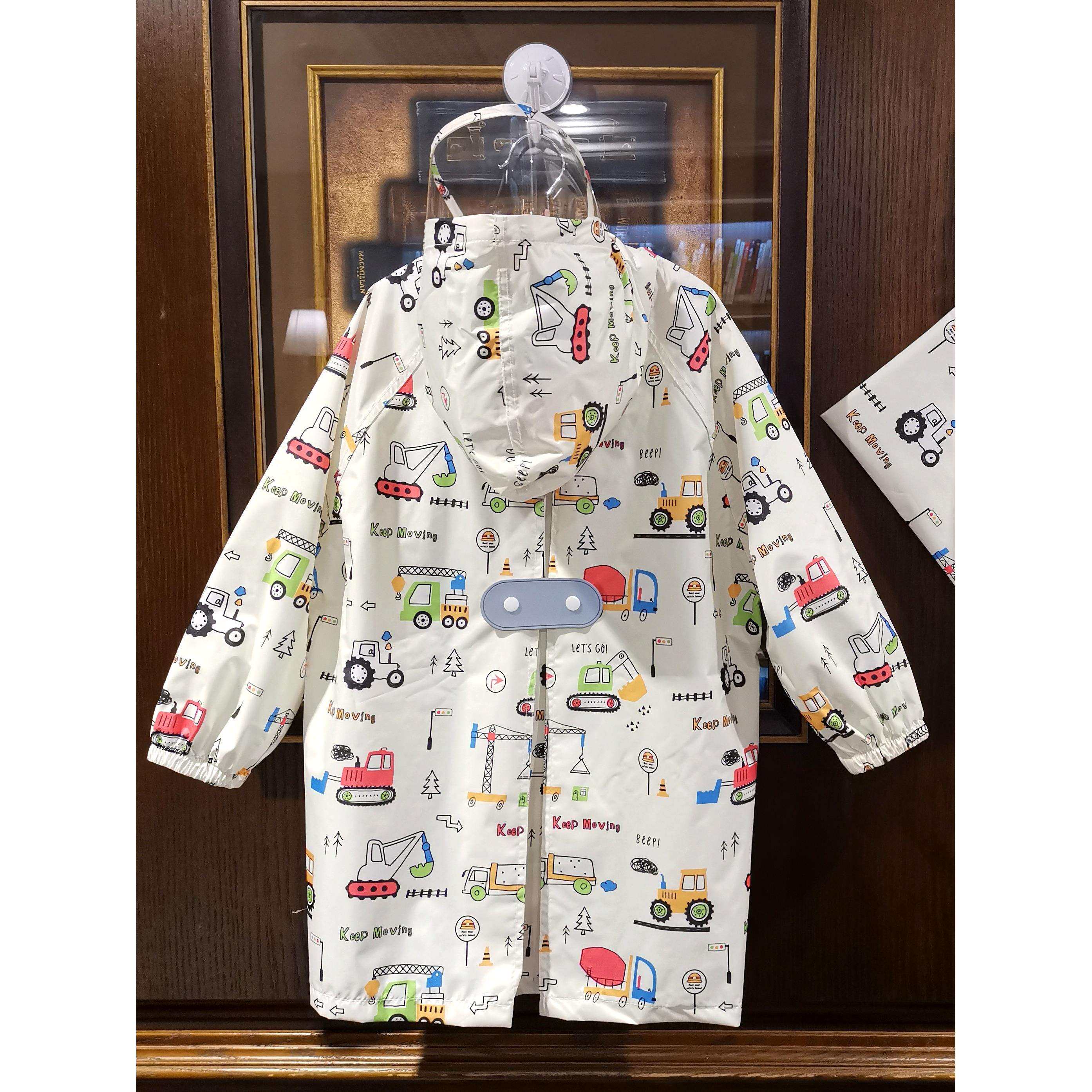 新2025卡通薄款速干透气儿童雨衣男女幼儿园防水雨披小学生书包位