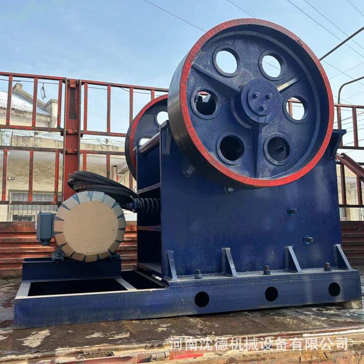 系列颚式破碎机时产100吨岩石用大型粗碎机铁矿石鄂式磕石机