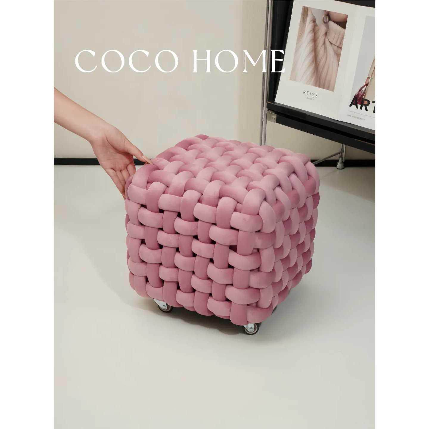 COCO 粉色手工编织矮凳家用客厅可移动溜溜凳带轮入户门口换鞋凳