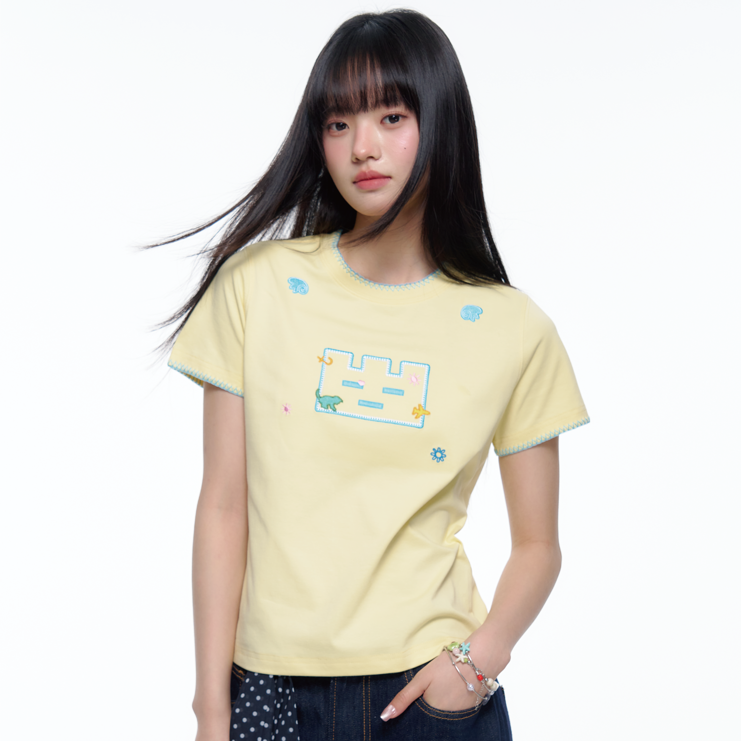 TGWALL「菠萝」锁边撞色趣味绣花浅黄百搭正肩短款圆领短袖T恤女