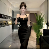 小可wiwi法式 御姐风气质高级显瘦收腰吊带连衣裙简约通勤无袖 长裙