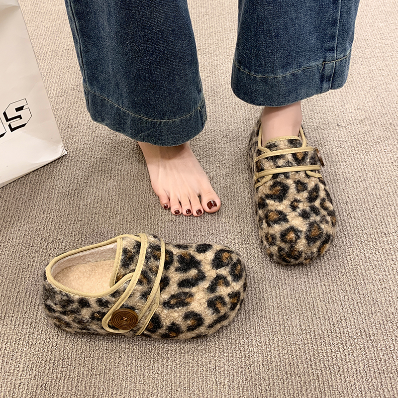 时尚百搭复古软底防滑加绒毛毛鞋