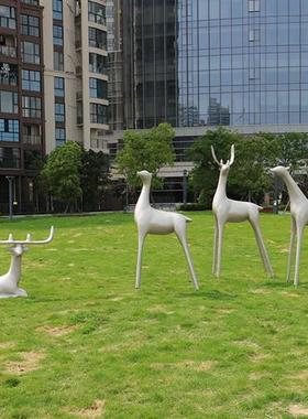 户外玻璃钢抽象白鹿雕塑公园林景观仿铜鹿摆件售楼部小区庭院造景