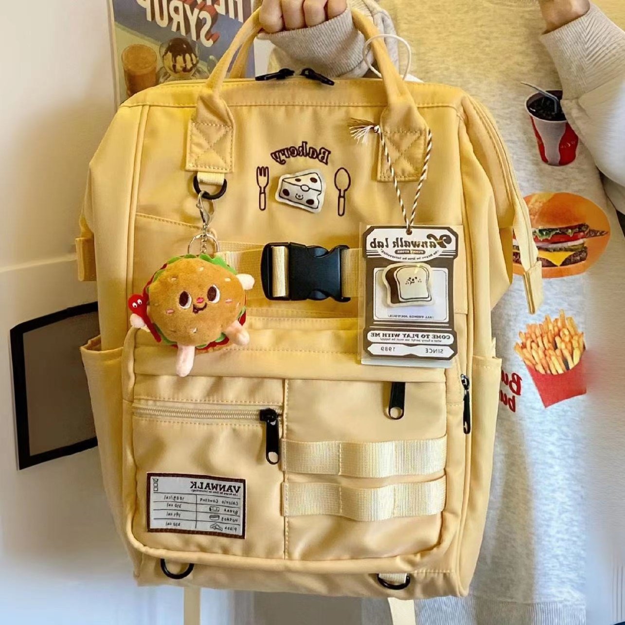 ins大容量双肩包高颜值学院风百搭学生女书包初中高中生背包小众