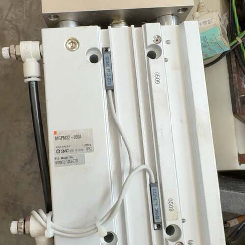 可维修SMCMGPM32-100A，，，导杆气缸成色好。