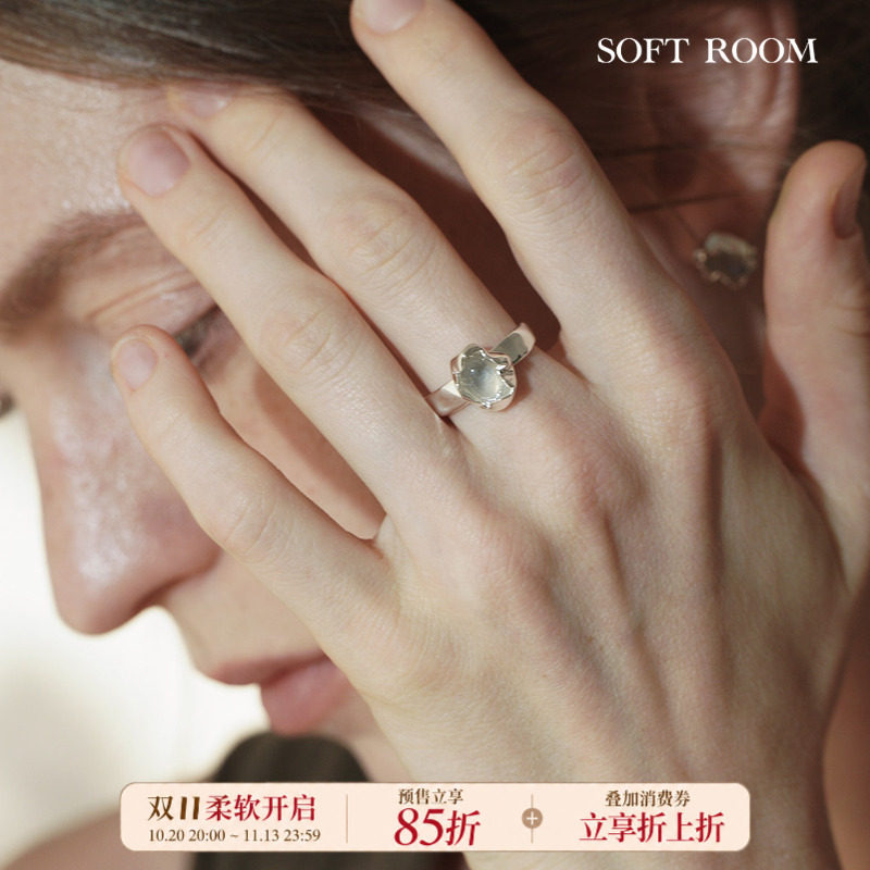 SOFT ROOM新中式清冷天然月光石包裹戒指简约小众原创设计高级感